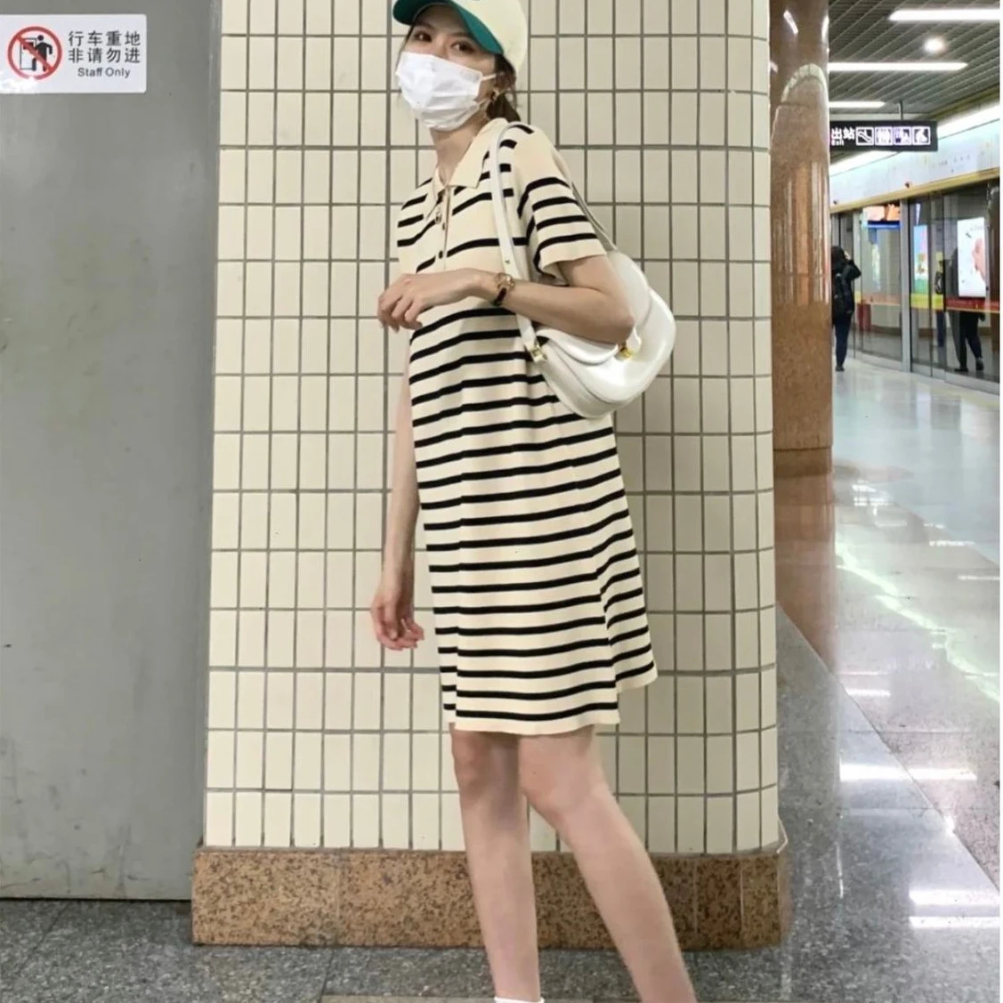 Женское полосатое летнее студенческое платье в полоску с отложным воротником длиной до колен, прямое платье в корейском стиле Харадзюку, шикарное ретро-платье в стиле ретро . ' - ' . 1