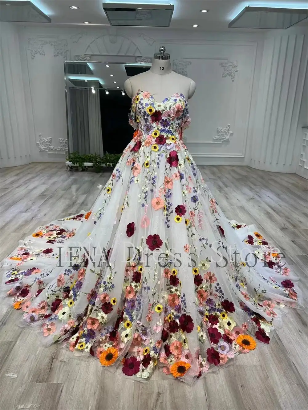 14832 #IENA 3D Цветы На Заказ Бюстгальтер и хвост жаккардовая плавающая вышивка кружевное цветочное представление Платья Невесты Свадебное платье . ' - ' . 0