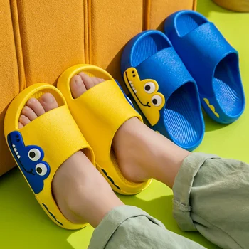 Детские тапочки, детская летняя пляжная обувь с героями мультфильмов для мальчиков и девочек, детские нескользящие тапочки на мягкой подошве, пляжные сандалии