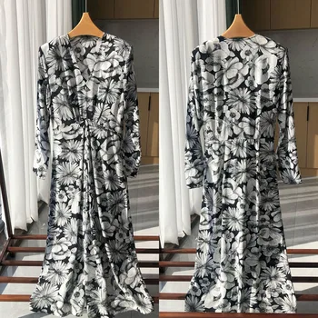 Женское Длинное Платье с глубоким V-образным вырезом из 100% Шелка с цветочным принтом.