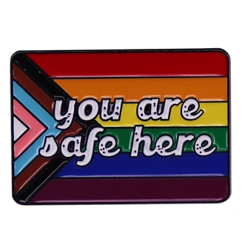 Здесь вы в безопасности, брошь-булавка с мягкой эмалью, Флаг Межсекционной гордости, ЛГБТ + Значок, ювелирные изделия